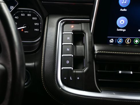 Used 2021 GMC Yukon SLT w/ SLT Premium Package image 23