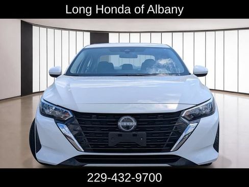Used 2025 Nissan Sentra SV FWD image 2