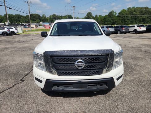 Used 2022 Nissan Titan S AWD/4WD image 3