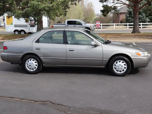 Used 1998 Toyota Camry CE image 3