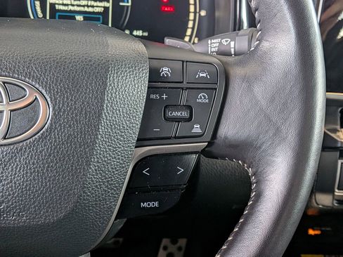Used 2025 Toyota Camry SE FWD image 16