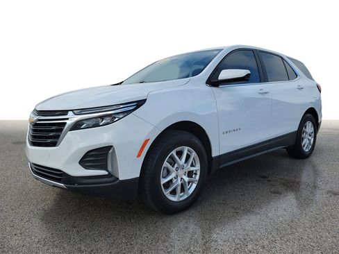 Used 2022 Chevrolet Equinox LT w/ Driver Convenience Package image 2