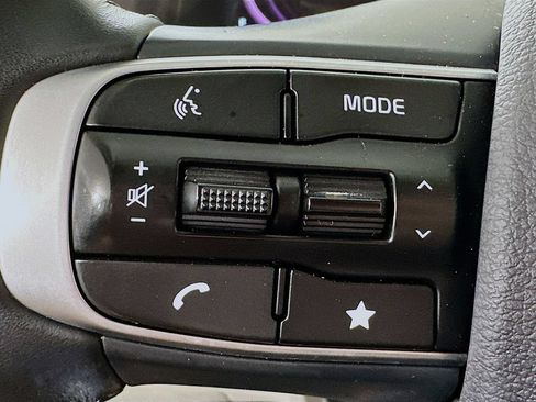 Used 2025 Kia Sportage EX FWD image 22