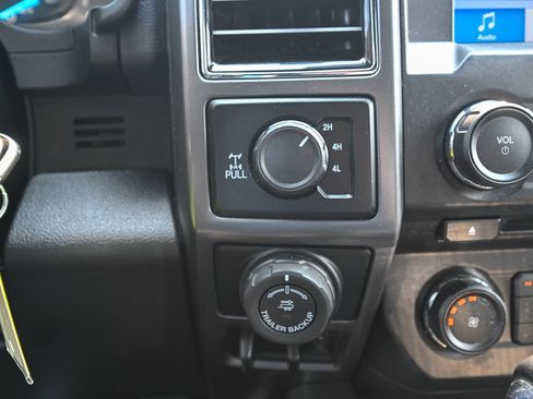 Used 2018 Ford F150 XLT w/ Equipment Group 302A Luxury AWD/4WD image 38