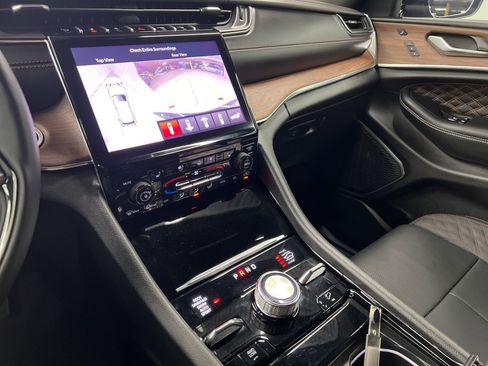 Used 2025 Jeep Grand Cherokee Summit w/ Obsidian Package image 20