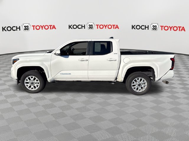 Used 2024 Toyota Tacoma SR5 AWD/4WD image 4