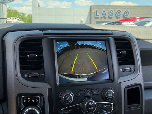 Used 2019 RAM 1500 Express w/ Wheel & Sound Group AWD/4WD image 3