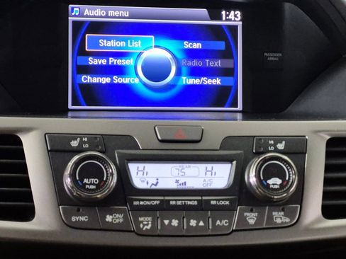 Used 2016 Honda Odyssey Touring Elite image 19