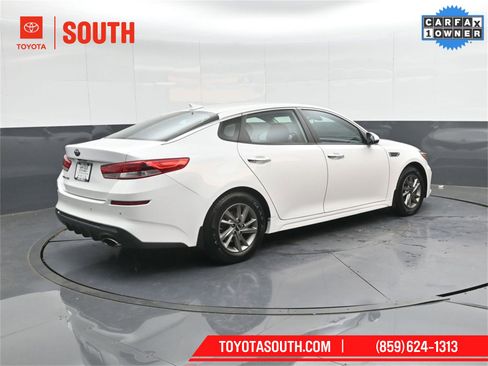 Used 2020 Kia Optima LX image 2