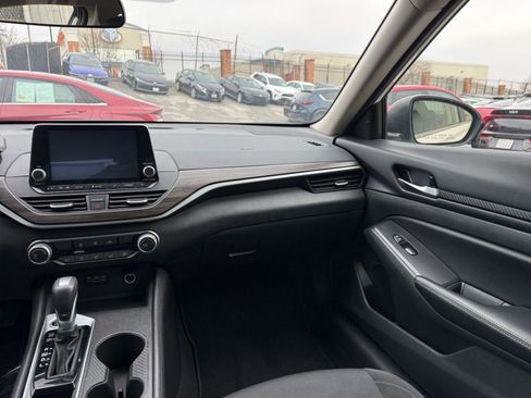 Used 2025 Nissan Altima 2.5 SV image 35