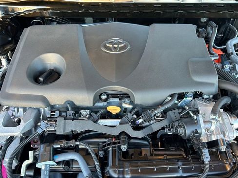 Used 2025 Toyota Camry SE image 30