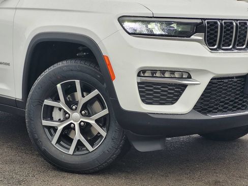 New 2025 Jeep Grand Cherokee Limited w/ Trailer Tow Package AWD/4WD image 2