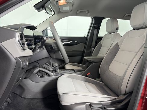 Used 2025 Chevrolet TrailBlazer LT image 6