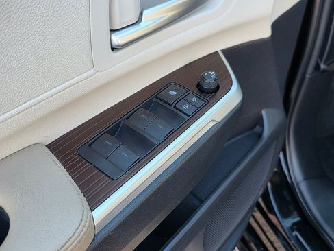 Used 2021 Toyota Sienna XLE image 24