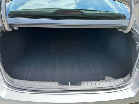 Used 2025 Hyundai Elantra SEL FWD image 47