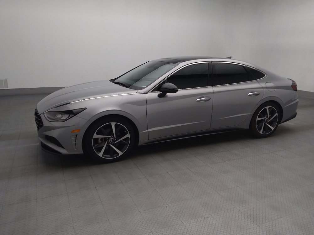 Used 2023 Hyundai Sonata SEL Plus FWD image 2