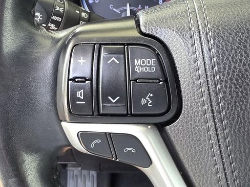 Used 2019 Toyota Highlander Limited image 30