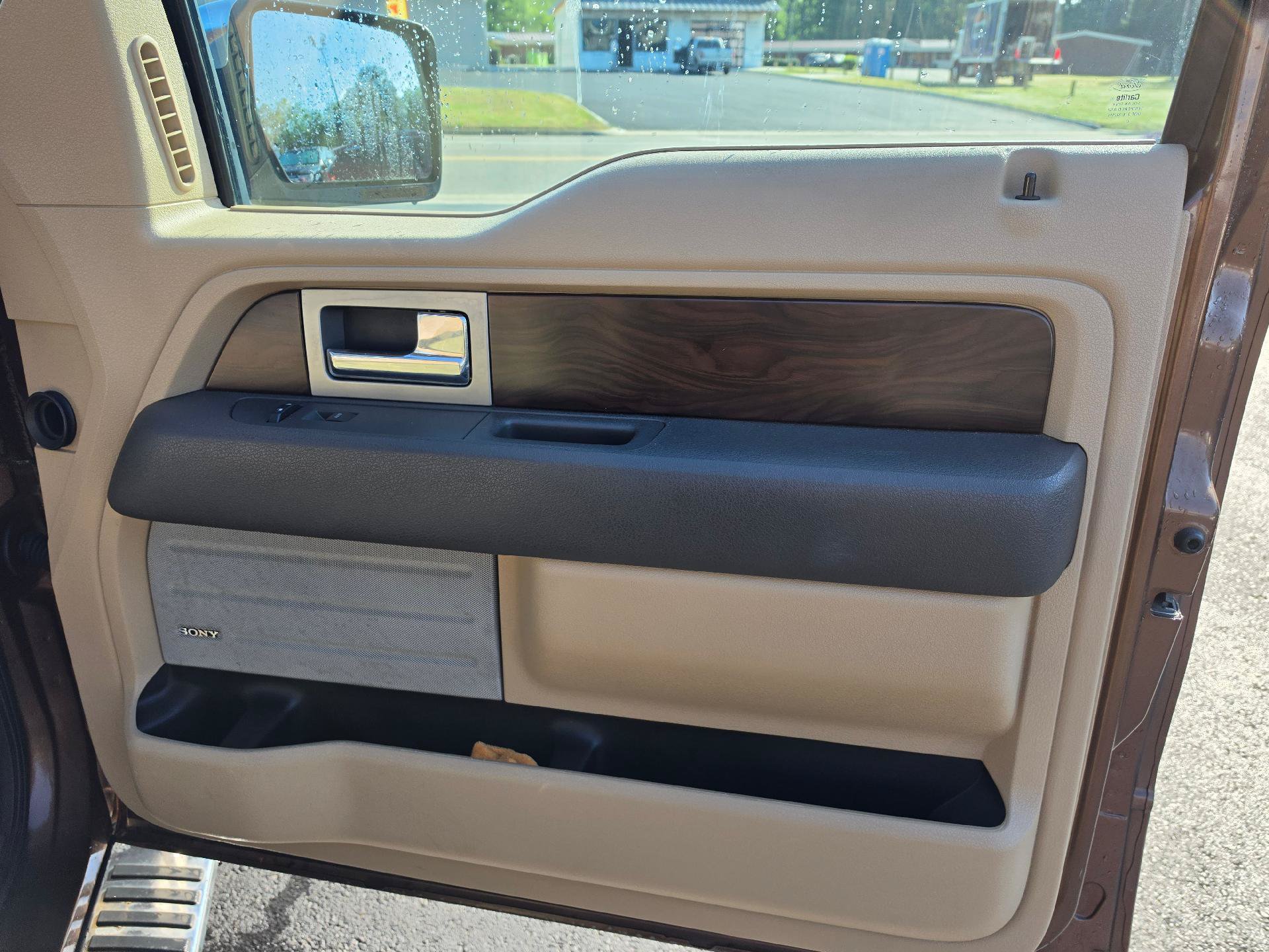 Used 2012 Ford F150 Lariat w/ Lariat Chrome Pkg RWD image 14