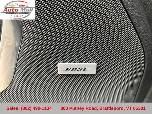 Used 2023 Chevrolet Tahoe Z71 w/ Luxury Package AWD/4WD image 32