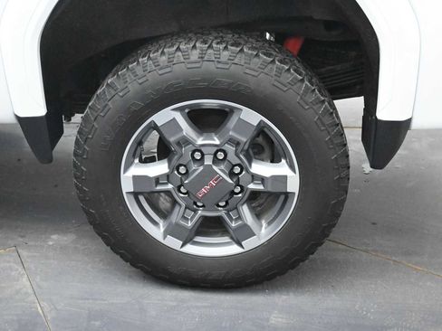 Certified 2025 GMC Sierra 2500 SLE w/ SLE Convenience Package image 5