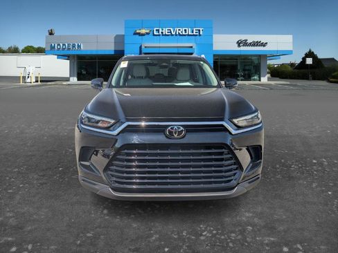 Used 2024 Toyota Grand Highlander XLE FWD image 8
