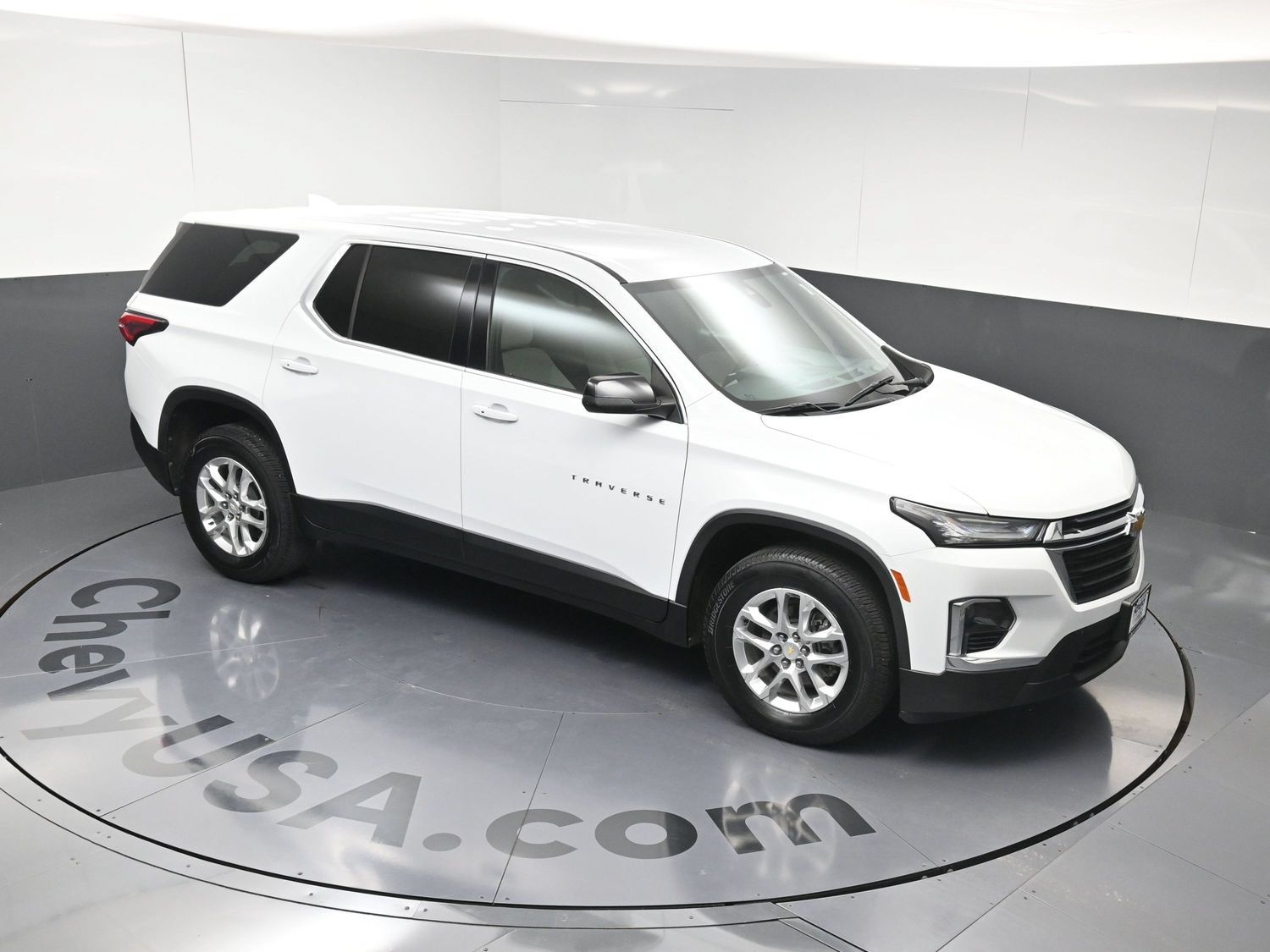 Used 2022 Chevrolet Traverse LS FWD image 32