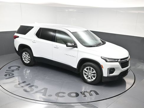 Used 2022 Chevrolet Traverse LS FWD image 32