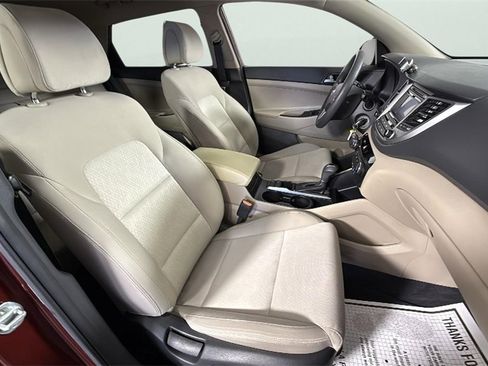 Used 2017 Hyundai Tucson SE image 32