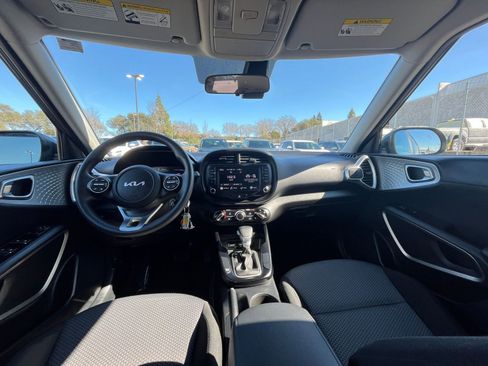 Used 2025 Kia Soul LX w/ LX Technology Package image 31