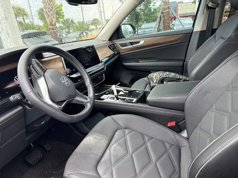 Used 2024 Volkswagen Atlas SE FWD image 15