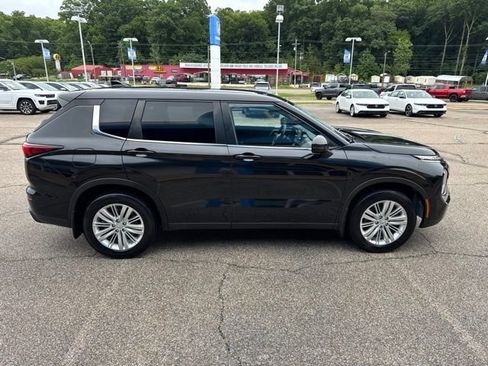 Used 2023 Mitsubishi Outlander ES AWD/4WD image 4