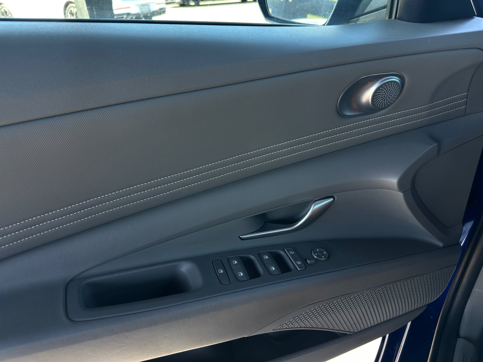 Used 2023 Hyundai Elantra SEL w/ Convenience Package FWD image 18