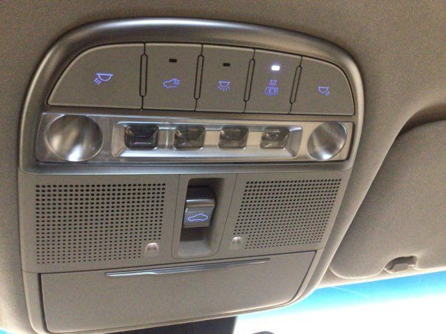 Used 2017 Genesis G90 3.3T Premium RWD image 22