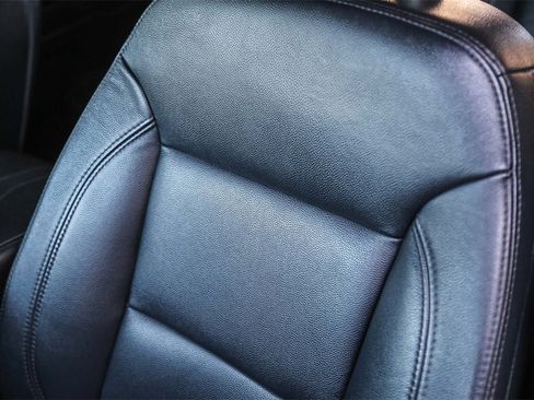 Used 2020 Chevrolet Traverse LT image 25