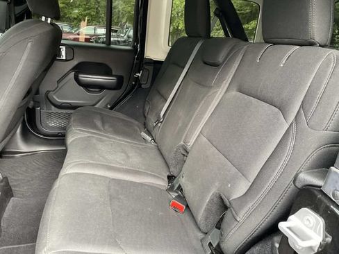 Used 2018 Jeep Wrangler Unlimited Sport S AWD/4WD image 11