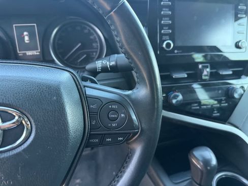Used 2024 Toyota Camry SE image 10