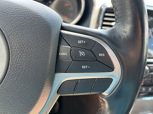 Used 2022 Jeep Grand Cherokee Limited image 21