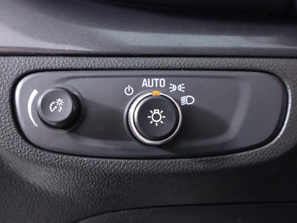 Used 2022 Buick Encore Preferred w/ Safety Package AWD/4WD image 10