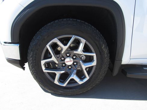 Used 2023 GMC Sierra 1500 SLT w/ SLT Premium Plus Package image 4