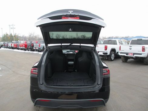 Used 2022 Tesla Model X Plaid image 6