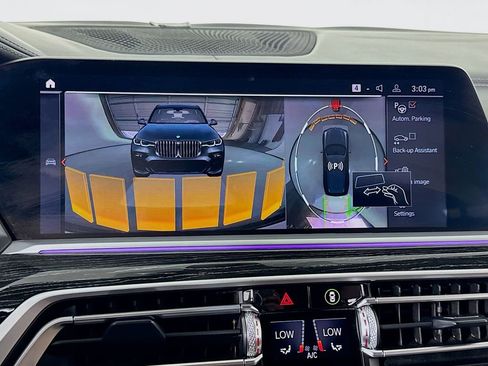 Used 2021 BMW X7 M50i w/ Executive Package image 43