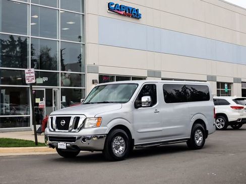 Used 2016 Nissan NV 3500 SL RWD image 11