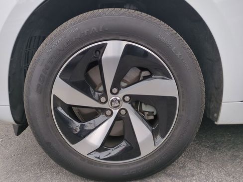 Used 2024 Jaguar F-PACE R-Dynamic S image 9