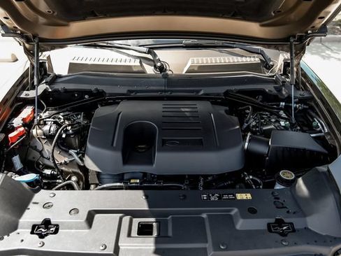 New 2026 Land Rover Defender 130 X-Dynamic SE AWD/4WD image 64