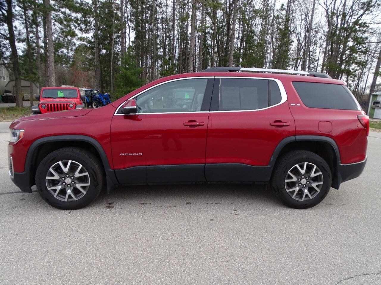 Used 2023 GMC Acadia AWD SLE image 7