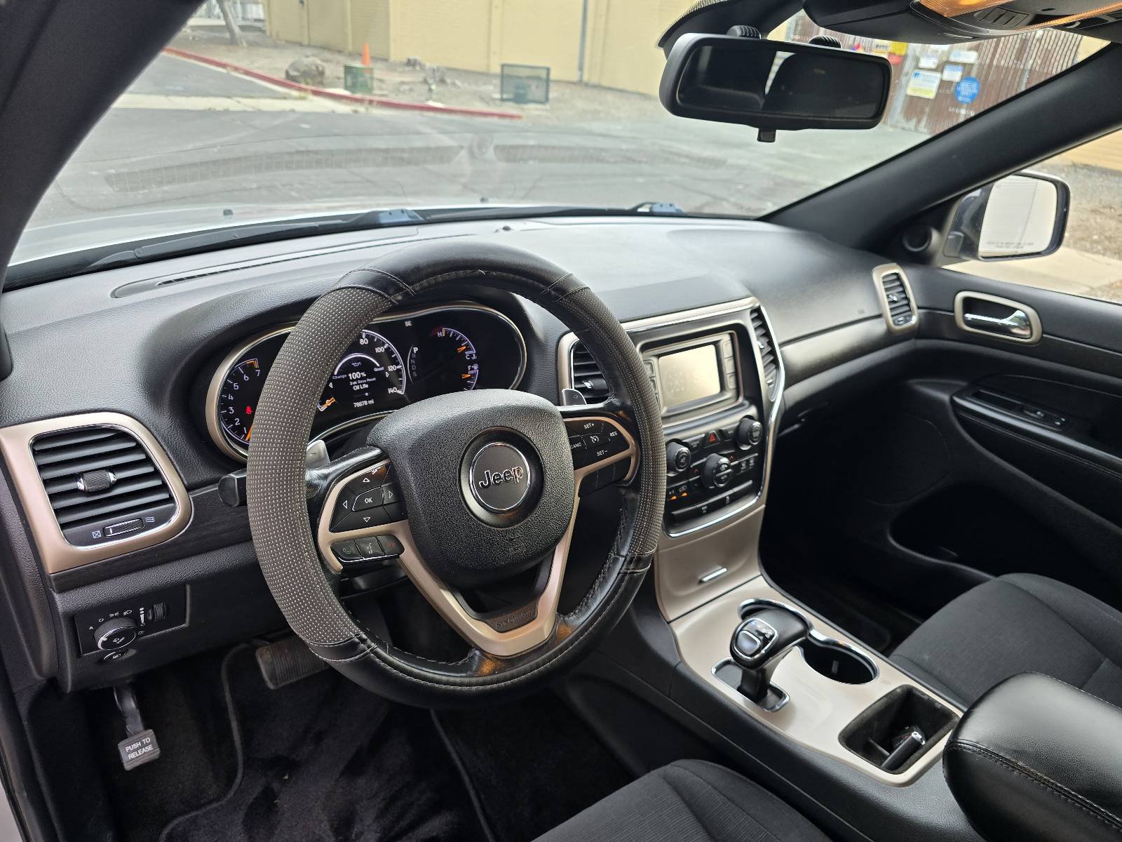 Used 2015 Jeep Grand Cherokee Laredo w/ Quick Order Package 23E RWD image 6