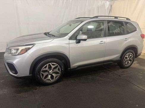Used 2020 Subaru Forester Premium image 2