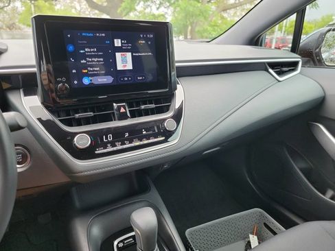 Used 2025 Toyota Corolla SE image 19