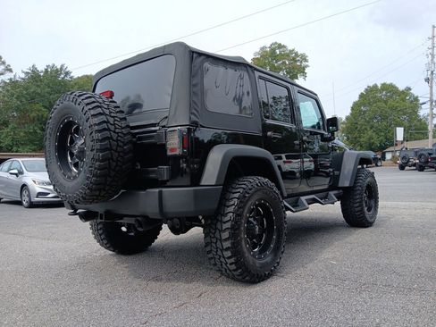 Used 2014 Jeep Wrangler Unlimited Rubicon image 6