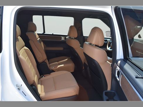 New 2026 Hyundai Santa Fe Calligraphy FWD image 16